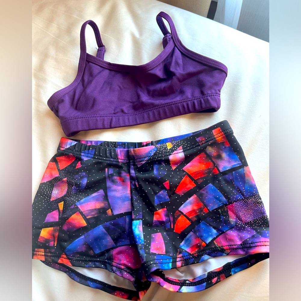 Dance set. Little kids size (4/5) fit my daughter till she was 6 years old